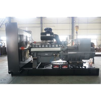 800kw威曼柴油發(fā)電機(jī)組-威曼16缸柴油機(jī)D30A2柴油發(fā)電機(jī)組,缸徑/行程：128/142mm,柴油發(fā)電機(jī)組水冷發(fā)動(dòng)機(jī)功率880KW,柴油發(fā)電機(jī)組配套馬拉松斯坦福發(fā)電機(jī)。廠價(jià)直銷(xiāo)歡迎選購(gòu)：13773399855。