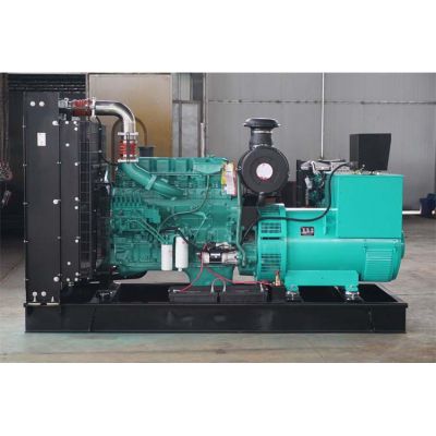 350kw東風(fēng)康明斯柴油發(fā)電機(jī)組-東風(fēng)康明斯6缸柴油機(jī)6ZTAA13-G2柴油發(fā)電機(jī)組,缸徑/行程：130/163mm,柴油發(fā)電機(jī)組水冷發(fā)動(dòng)機(jī)功率390KW,柴油發(fā)電機(jī)組配套馬拉松斯坦福發(fā)電機(jī)。廠價(jià)直銷(xiāo)歡迎選購(gòu)：13773399855。