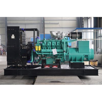 900kw重慶科克柴油發(fā)電機組-重慶科克8缸柴油機QTA2160G1柴油發(fā)電機組,缸徑/行程：170/195mm,柴油發(fā)電機組水冷發(fā)動機功率961KW,柴油發(fā)電機組配套馬拉松斯坦福發(fā)電機。廠價直銷歡迎選購：13773399855。