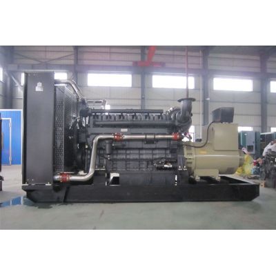 700kw上柴股份柴油發(fā)電機(jī)組-上柴股份6缸柴油機(jī)SC33W990D2柴油發(fā)電機(jī)組,缸徑/行程：180/215mm,柴油發(fā)電機(jī)組水冷發(fā)動機(jī)功率726KW,柴油發(fā)電機(jī)組配套馬拉松斯坦福發(fā)電機(jī)。廠價直銷歡迎選購：13773399855。