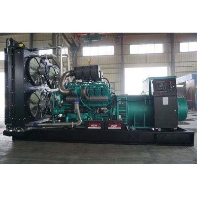 1300kw南通股份柴油發(fā)電機(jī)組-南通股份12缸柴油機(jī)NCG12V2150 柴油發(fā)電機(jī)組,缸徑/行程：165/190mm,柴油發(fā)電機(jī)組水冷發(fā)動(dòng)機(jī)功率1580KW,柴油發(fā)電機(jī)組配套馬拉松斯坦福發(fā)電機(jī)。廠價(jià)直銷(xiāo)歡迎選購(gòu)：13773399855。