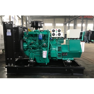 25KW玉柴柴油發(fā)電機(jī)組-玉柴4缸柴油機(jī)YCD4R12D-40,柴油發(fā)電機(jī)組缸徑/行程：98/115mm,柴油發(fā)電機(jī)組水冷發(fā)動(dòng)機(jī)功率33KW,柴油發(fā)電機(jī)組配套馬拉松斯坦福發(fā)電機(jī)。廠價(jià)直銷歡迎選購(gòu)：13773399855。