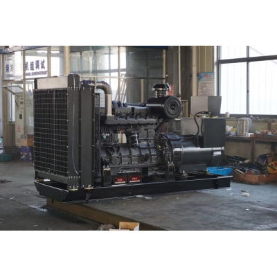 700kw上柴動(dòng)力柴油發(fā)電機(jī)組-上柴股份6缸柴油機(jī)6KTAA25-G31柴油發(fā)電機(jī)組,缸徑/行程：170/185mm,柴油發(fā)電機(jī)組水冷發(fā)動(dòng)機(jī)功率800KW,柴油發(fā)電機(jī)組配套馬拉松斯坦福發(fā)電機(jī)。廠(chǎng)價(jià)直銷(xiāo)歡迎選購(gòu)：13773399855。